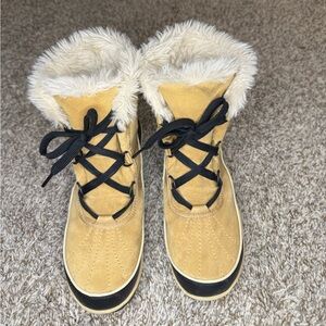 Tan Fur-Lined Lace-Up Boots